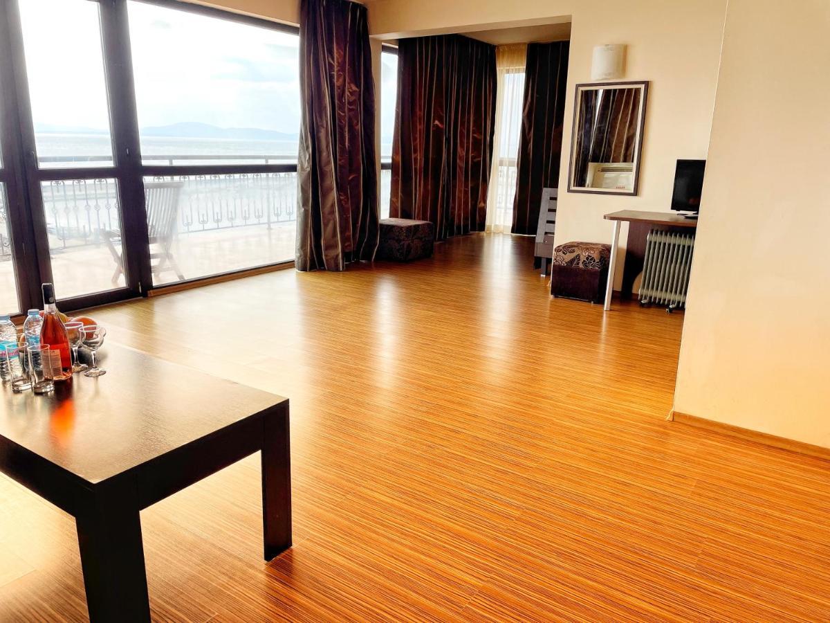 At The American'S Hotel Pomorie Eksteriør billede