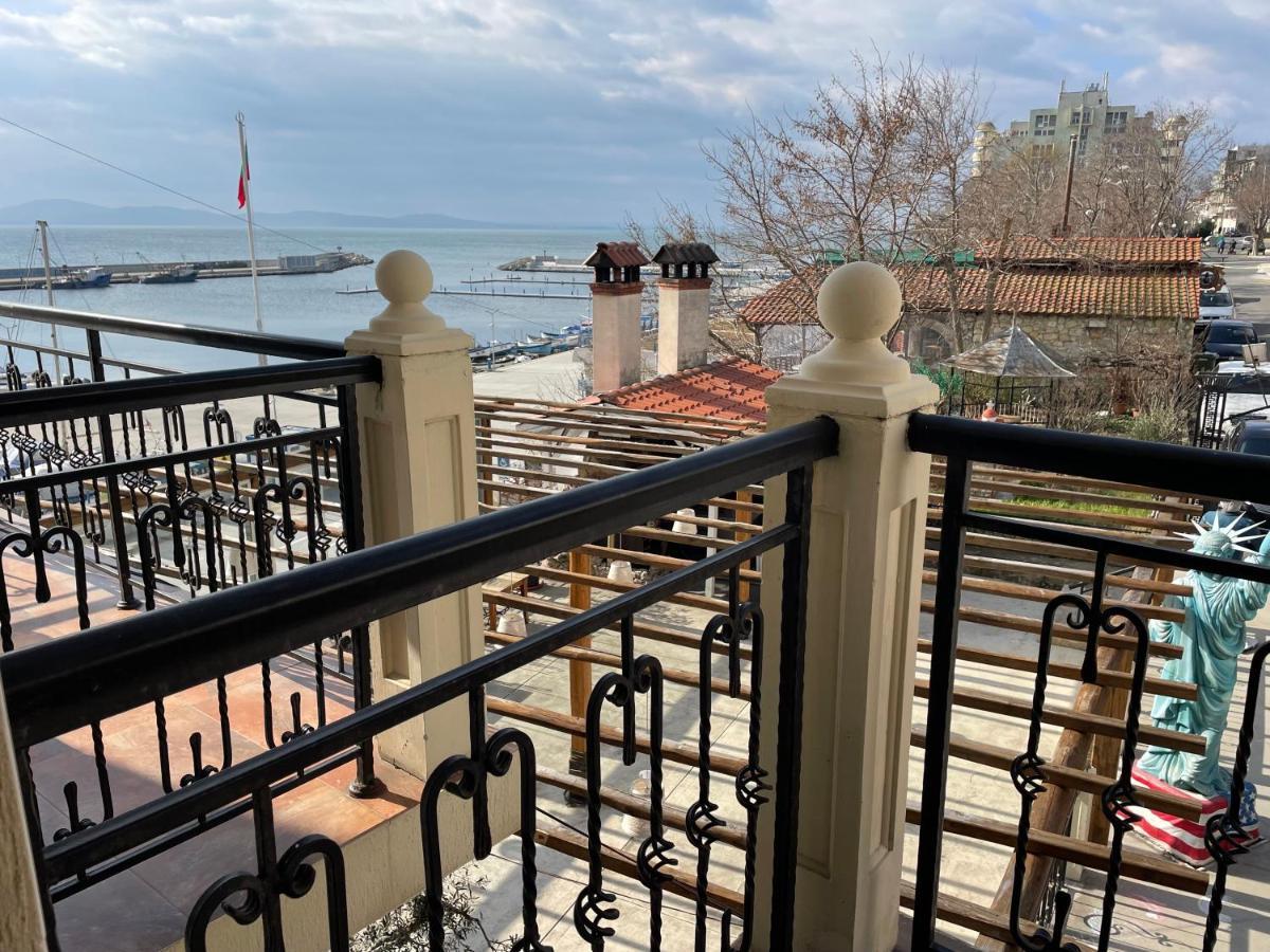 At The American'S Hotel Pomorie Eksteriør billede